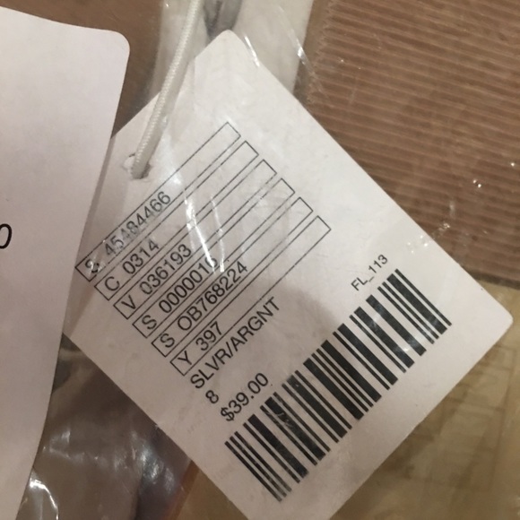 NWT Urban Outfitters Silver Wrap Sandal Size 8 - Picture 6 of 6